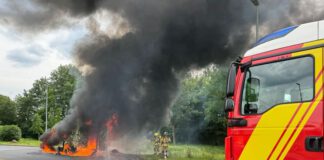 Kleintransport brennt zwischen den Anschlussstellen Langenhagen und Bothfeld vollständig aus