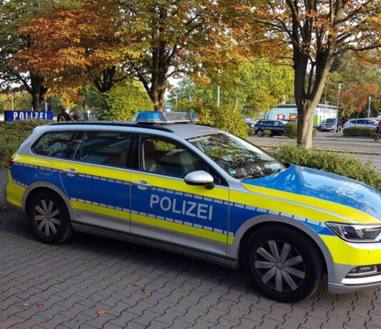 Leerstehendes Gebäude in Hannover-Mitte besetzt - Polizei muss nach Widerstand und tätlichen Angriffen auf Einsatzkräfte Pfefferspray gegen Personen einsetzen