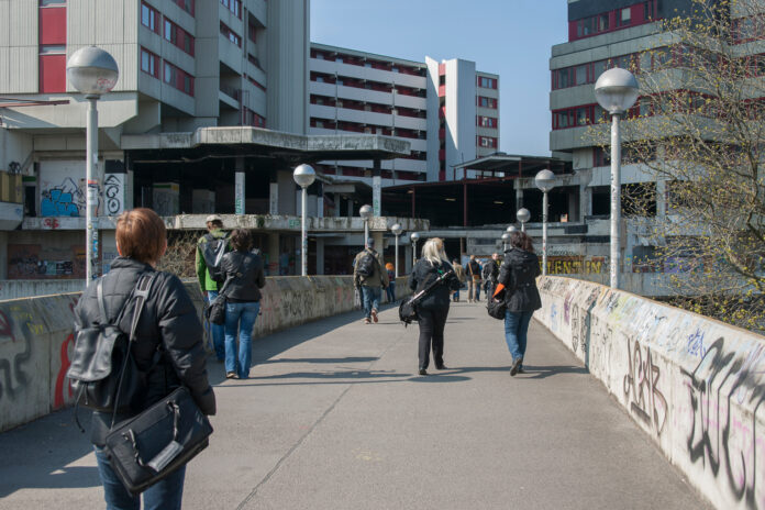 Stadt erneuert die Durchwegung im Ihme-Zentrum von der Ida-Arenhold-Brücke bis zur Blumenauerstraße