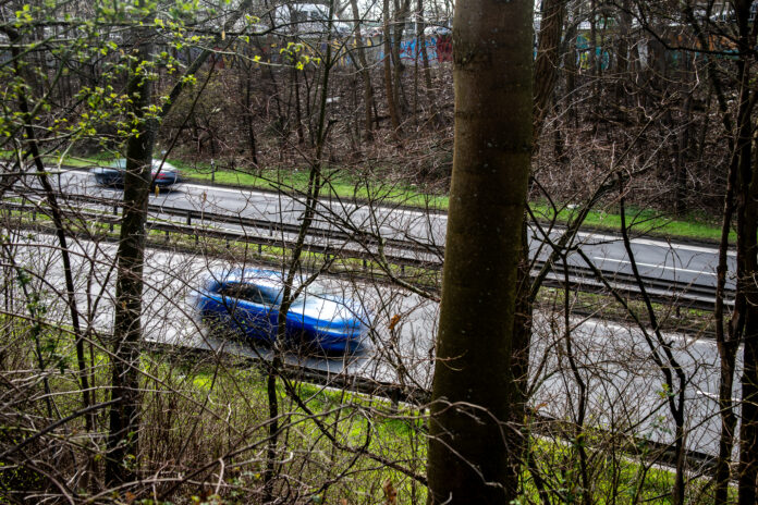 B6 | Westschnellweg: Wochenendbaustellen im August und September, betroffene Fahrspur jeweils gesperrt