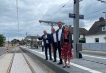 Zwei neue barrierefreie Hochbahnsteige in Laatzen eröffnet