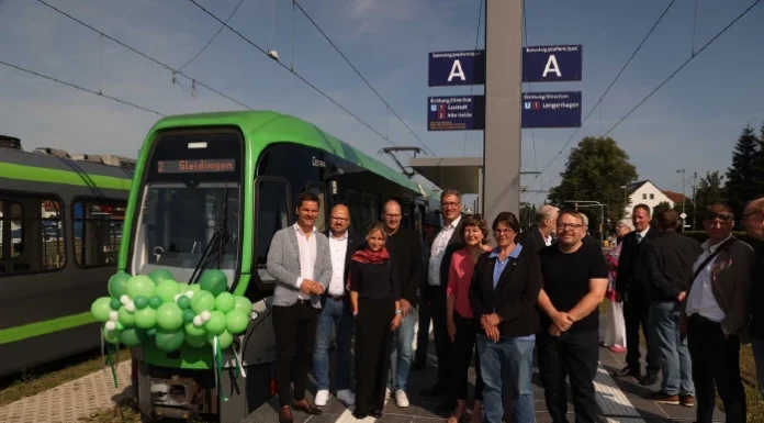 Linie 2 fährt jetzt bis Gleidingen - Feierliche Eröffnung