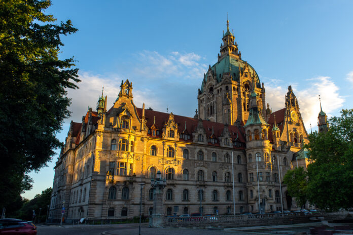 Umbenennung Trammplatz: Rathaus und Museum August Kestner bekommen neue Adresse