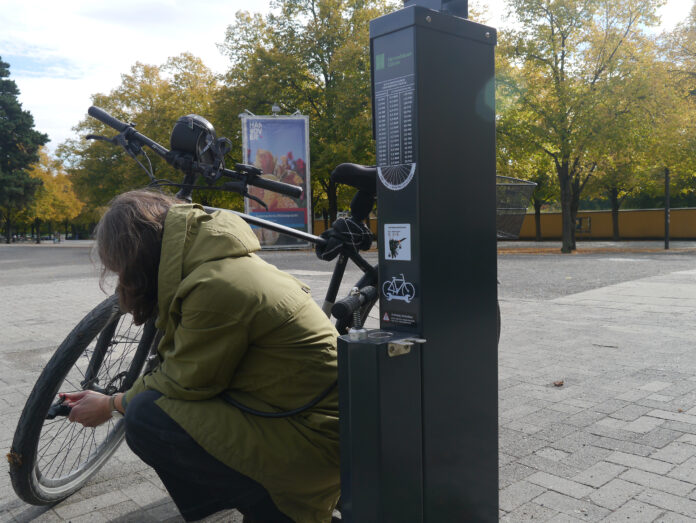 Fahrradfreundliche Zukunft: Neue Reparaturstation an den Herrenhäuser Gärten