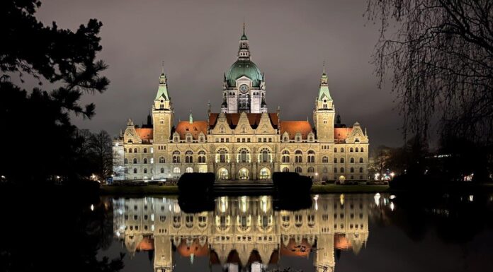 Hannovers Gebäude leuchten wieder
