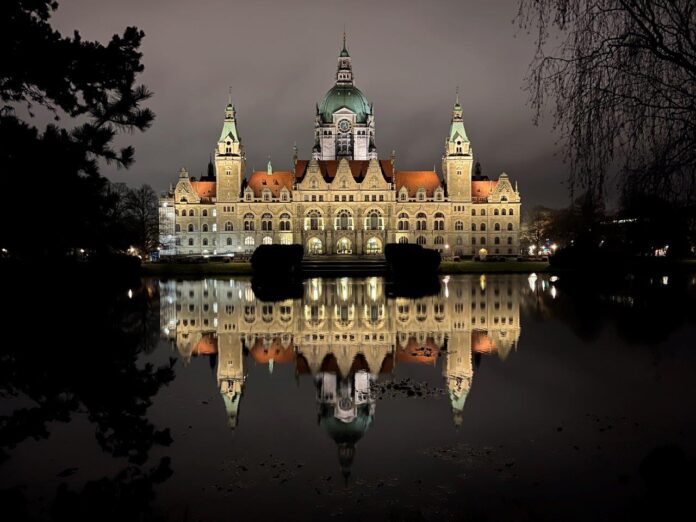 Hannovers Gebäude leuchten wieder