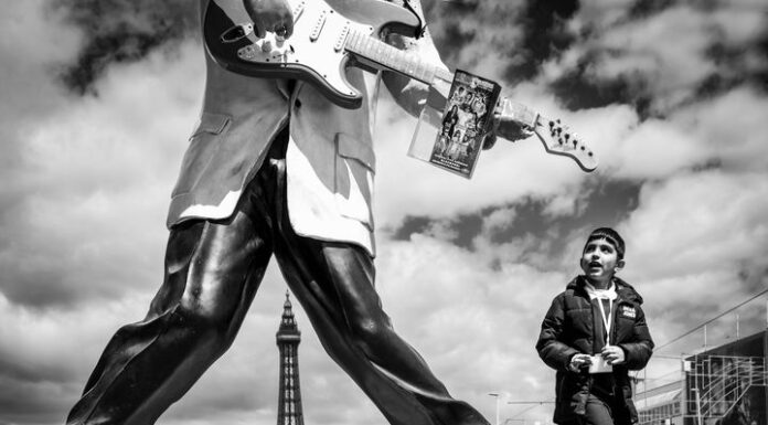 Fotoausstellung „Streetlife“ von Bernd Reinert im KunstGang der MHH – Vernissage am 10.01.2025 Fotoausstellung "Streetlife" von Bernd Reinert im KunstGang der MHH - Vernissage am 10.01.2025