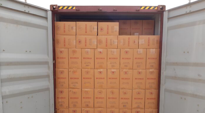 Rund 1,5 Milliarden unversteuerte und unverzollte Zigaretten in 50 Container - Steuerschaden von 550 Mio. EUR ermittelt