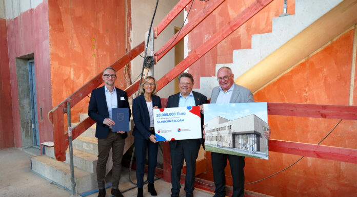 Neubau der Zentralapotheke am KRH Klinikum Siloah erhält 10 Millionen Euro Förderung Die Förderung für den Neubau der Zentralapotheke am KRH Klinikum Siloah sichert eine moderne Arzneimittelversorgung in Niedersachsen