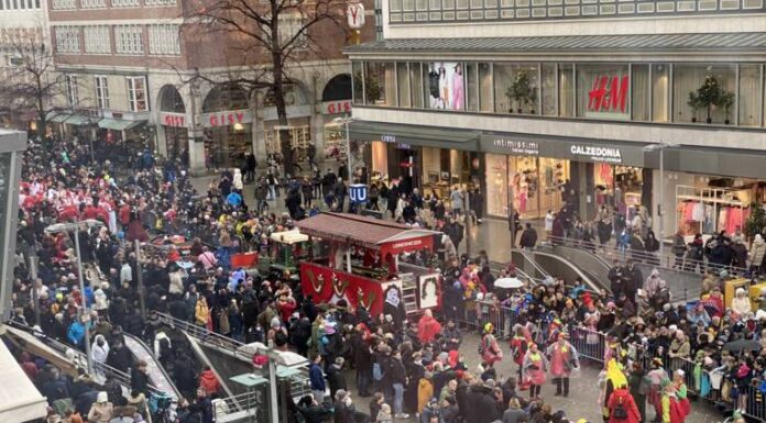 Karnevalsumzug in Hannover: Verkehrseinschränkungen und Umleitungen für Autofahrer Der Karnevalsumzug in Hannover bringt Verkehrseinschränkungen mit sich. Autofahrer sollten die betroffenen Bereiche weiträumig umfahren