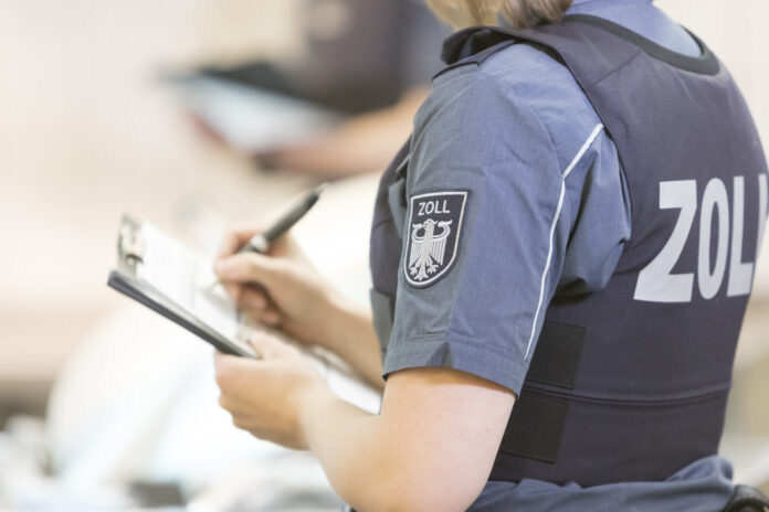 Bei einer Zollkontrolle auf der Autobahn 2 wurden Drogenfunde bei Zollkontrolle sichergestellt, darunter Amphetamin und Marihuana