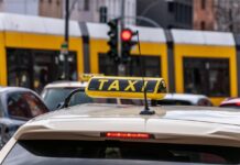 Hannover plant flexible Festpreise für Taxis und Mindestpreise für Mietwagenfahrten Die Stadt Hannover plant flexible Festpreise für Taxis und Mindestpreise für Mietwagenfahrten zur Verbesserung der Wettbewerbsbedingungen