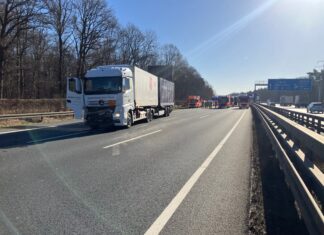 Ein Verkehrsunfall auf der A2 in Hannover führte zu einem kilometerlangen Stau, jedoch gab es keine Verletzten
