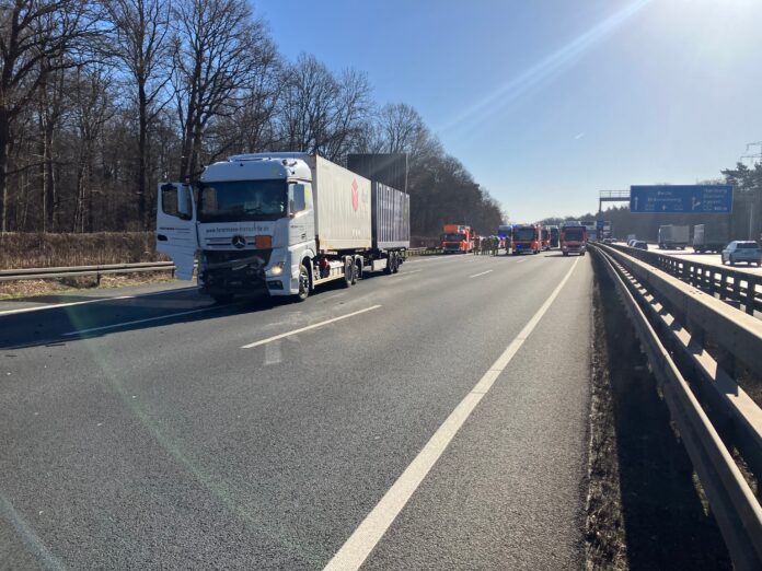 Ein Verkehrsunfall auf der A2 in Hannover führte zu einem kilometerlangen Stau, jedoch gab es keine Verletzten