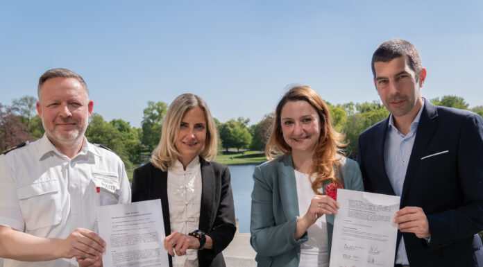 Hannover stärkt Sicherheitspartnerschaft im öffentlichen Raum mit ÜSTRA und Polizei Die Sicherheit im öffentlichen Raum wird durch eine neue Partnerschaft zwischen der Landeshauptstadt, ÜSTRA und Polizei gestärkt