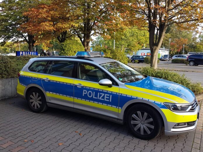 In Hannover wurden vier gesuchte Straftäter verhaftet, darunter ein Ukrainer und ein Deutscher. Die Bundespolizei handelte schnell
