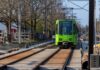 Die Sperrung der Burgwedeler Straße und der Stadtbahnverkehr sind Folgen des Hochbahnsteigbaus an der Haltestelle Stadtfriedhof Bothfeld.