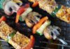 Das Grillen in öffentlichen Parkanlagen ist erlaubt, wenn die Spielregeln beachtet werden. Weitere Informationen sind online verfügbar