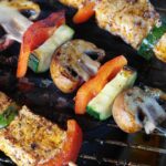 Das Grillen in öffentlichen Parkanlagen ist erlaubt, wenn die Spielregeln beachtet werden. Weitere Informationen sind online verfügbar