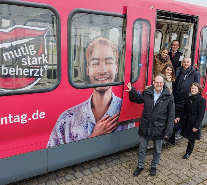 Die ÜSTRA bietet ein Kombiticket für den Kirchentag in Hannover, um eine entspannte An- und Abreise zu gewährleisten