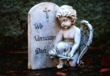 Das Seminar zum Umgang mit der eigenen Trauer bietet Hinterbliebenen Unterstützung und Austausch in schwierigen Zeiten