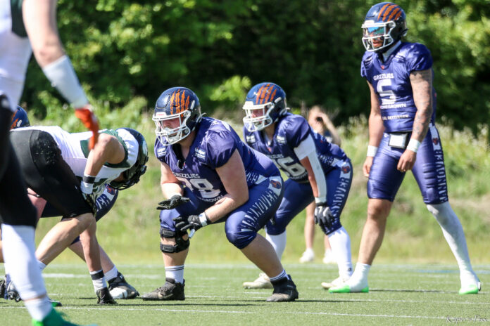 Grizzlies gegen altbekannten Gegner in letzter Sekunde erfolgreich zum zweiten Season Sieg In der Regionalliga Nord sicherten sich die Grizzlies im spannenden Duell gegen Bremerhaven ihren zweiten Sieg und bleiben Tabellenführer