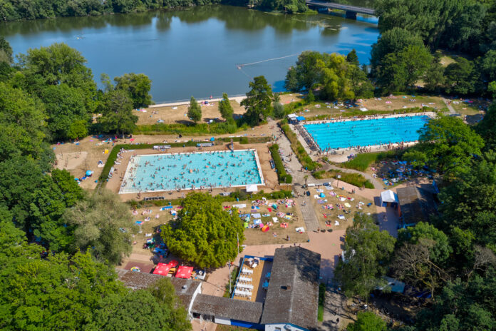Das Ricklinger Bad in Hannover macht am 14./15. Juni Nachtschwimmen möglich und bietet zahlreiche Aktivitäten für alle Altersgruppen