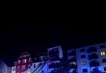 Ein Küchenbrand in Hannover führte zur Rettung einer Person aus brennender Wohnung. Feuerwehr und Rettungsdienst waren im Einsatz