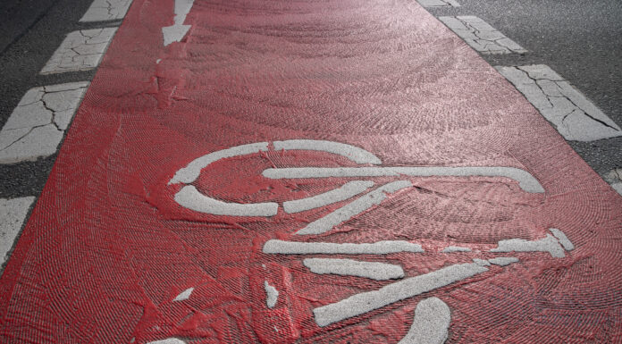 Im ADFC-Fahrradklima-Test 2024 belegt Hannover auf Platz 2 unter Großstädten und zeigt Fortschritte im Radverkehr