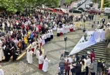 In Hannover feiert die katholische Kirche Fronleichnam mit einem Open-Air-Gottesdienst und einer Prozession zum Steintor