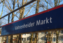 Die Hochbahnsteig-Erneuerung führt zu Haltestellenausfall auf Linie 2. "Barrierefrei" bleibt über Ausweichhaltestellen und Ersatzverkehr erhalten