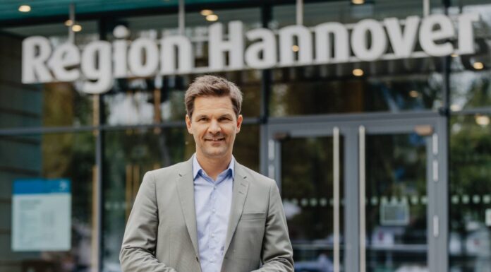 Die Einwohner-Sprechstunde mit Steffen Krach und Belit Onay bietet Bürgern die Möglichkeit, ihre Anliegen direkt zu äußern