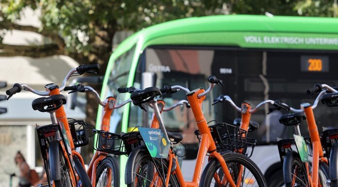 Das ÜSTRA Mietradsystem ist ein Erfolg: Über 900.000 Fahrten und positive Bilanz zeigen die hohe Akzeptanz in der Region