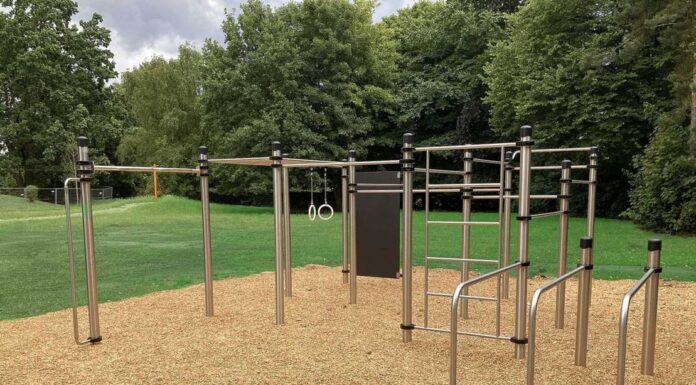 Eröffnung der Calisthenics-Anlage im Volkspark Vinnhorst für modernes Sportangebot Ein modernes Sportangebot für Jugendliche und Erwachsene wird mit der Eröffnung der Calisthenics-Anlage im Volkspark Vinnhorst bereitgestellt
