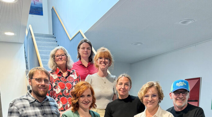 Neun Ehrenamtliche für den Hospizdienst ausgebildet und bereit für die Begleitung Neun Ehrenamtliche für den Hospizdienst ausgebildet und bereit für die Begleitung von Menschen in schwierigen Zeiten