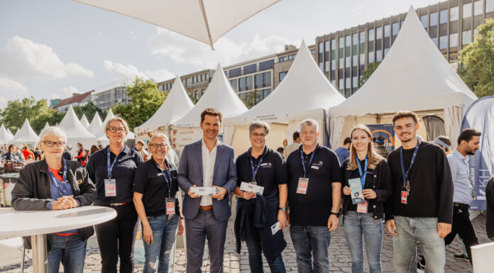 Neuer Rekord am Entdeckertag – Rund 250.000 Menschen unterwegs Der Regionsentdeckertag verzeichnete einen Rekord mit rund 250.000 Menschen unterwegs und bot zahlreiche Attraktionen