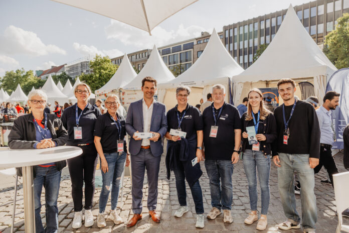 Entdeckertag - Rund 250.000 Menschen in und um Hannover unterwegs Der Regionsentdeckertag verzeichnete einen Rekord mit rund 250.000 Menschen unterwegs und bot zahlreiche Attraktionen