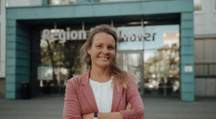 SPD benennt Eva Bender als Spitzenkandidatin für Amt der Regionspräsidentin Die SPD hat Eva Bender als Spitzenkandidatin nominiert. Sie steht für Fortschritt und Bildungsgerechtigkeit in der Region