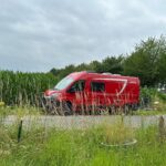 Die Polizei sucht Zeugen, nachdem ein rotes Wohnmobil entwendet wurde. Hinweise sind dringend erforderlich