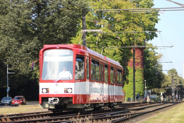 Erleben Sie Shuttleverkehr mit historischem Nahverkehr zum Straßenbahnmuseum in Wehmingen am Entdeckertag