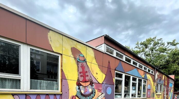 Von Schmiererei zu Street-Art: Ein neues Kunstwerk für die Kindertagesstätte Das neue Kunstwerk für die Kindertagesstätte zeigt, wie Street-Art zur Verschönerung von Gebäuden beitragen kann