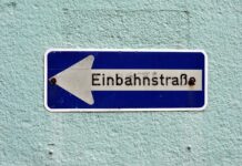Senator-Bauer-Straße wird teils zur Einbahnstraße für mehr Sicherheit im Radverkehr Die Senator-Bauer-Straße wird zur Einbahnstraße, um die Sicherheit für den Radverkehr zu erhöhen. Neue Regelung ab KW 43
