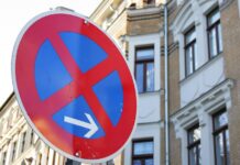 Haltverbote in Hamsunstraße und Selma-Lagerlöf-Weg werden angepasst Haltverbote in Hamsunstraße und Selma-Lagerlöf-Weg werden angepasst, um mehr Stellplätze für Gottesdienstbesucher zu schaffen