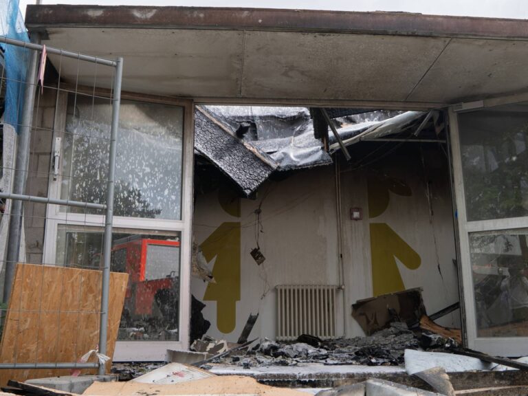 Schneller Ersatz für abgebrannte Sporthalle an der Grundschule Mühlenweg geplant
