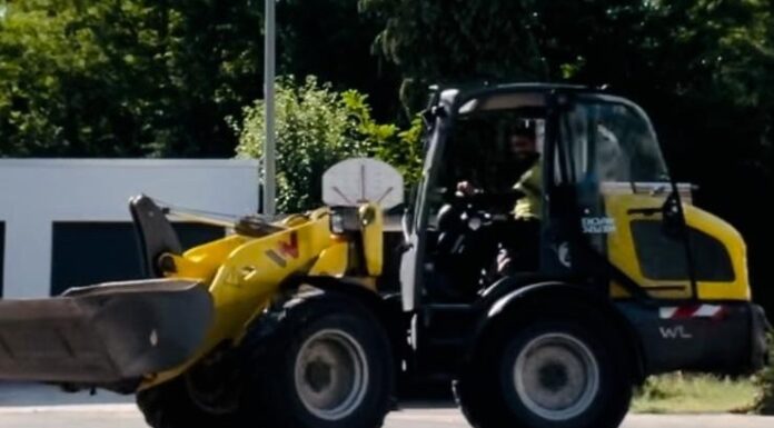 Der Radlader-Klau geht um: Wieder 2 Radlader von Baustelle entwendet, Polizei sucht Zeugen zum Diebstahl und Verbleib der Maschinen