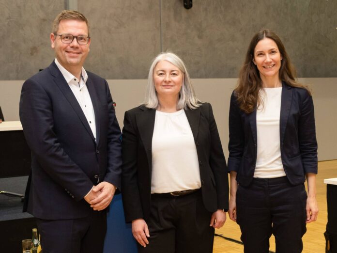 Die Regionsversammlung hat neue Dezernatsleitungen gewählt: Torben Klant, Isabelle Gifhorn und Anne Spiegel Regionsversammlung wählt neue Dezernatsleitungen und trifft wichtige Entscheidungen für die Zukunft der Region