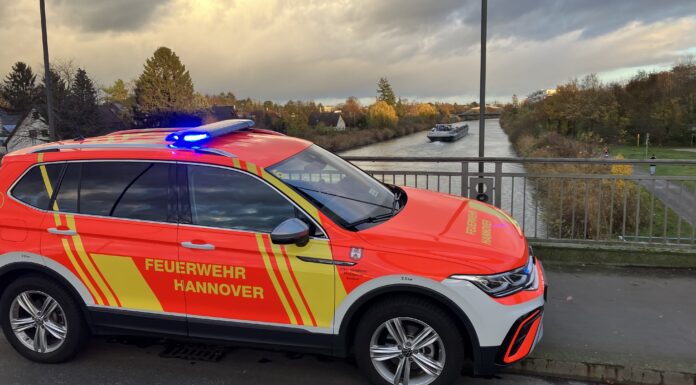 Passant rettet Mann aus Mittellandkanal: Dramatische Wasserrettung in Sahlkamp sorgt für Aufsehen