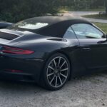 Diebstahl eines hochwertigen Porsches in der Nacht sorgt für Aufregung. Polizei sucht nach Zeugen und Hinweisen