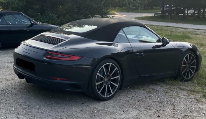 Diebstahl eines hochwertigen Porsches in der Nacht sorgt für Aufregung. Polizei sucht nach Zeugen und Hinweisen