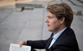 Menschen und ihre Bücher: Jan Ehlert spricht über seine Lieblingswerke in der Stadtbibliothek. Eintritt frei, keine Anmeldung nötig